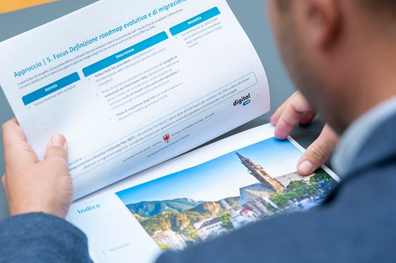 Schritt für Schritt in Richtung einheitliches Data Center: Die grundsätzliche Strategie steht, daran wird ständig gefeilt. Synergien werden gesucht, Ressourcen gebündelt, damit am Ende Effizienz stehen kann. (Foto: LPA/Fabio Brucculeri)