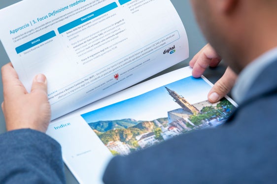 Schritt für Schritt in Richtung einheitliches Data Center: Die grundsätzliche Strategie steht, daran wird ständig gefeilt. Synergien werden gesucht, Ressourcen gebündelt, damit am Ende Effizienz stehen kann. (Foto: LPA/Fabio Brucculeri)