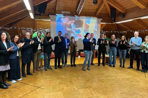 Il Gruppo Giovani Flowers Jugendgruppe ODV ha celebrato venerdì 16 gennaio i suoi 40 anni di attività, un traguardo che ha riunito volontari, istituzioni e cittadini dei comuni di Bronzolo e Vadena. (Foto: USP)
