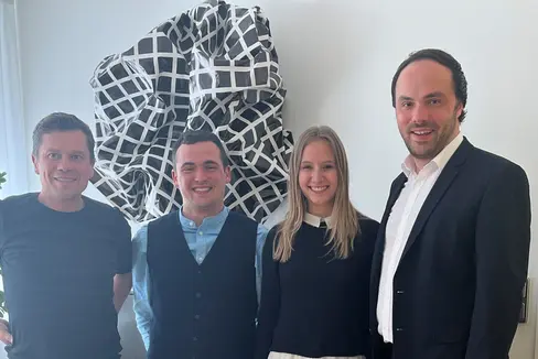 Il lavoro dei giovani e l'importanza del loro contributo sul territorio. Nella foto (da destra), l'assessore Achammer, la responsabile dei giovani agricoltori sudtirolesi, Anna Knottner, il presidente dell'organizzazione, Raffael Peer e il direttore dell'Ufficio giovani, Konrad Pamer (Foto: ASP/René Ploner)