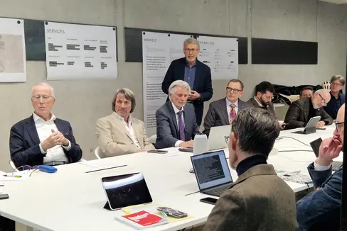 L'assessore provinciale alla Prevenzione sanitaria e Salute, Hubert Messner, ha sottolineato l'importanza della ricerca medica per il miglioramento del sistema sanitario locale: Con una rete di ricerca forte, possiamo attrarre in Alto Adige studenti e personale medico e contribuire a lungo termine all’innovazione in campo sanitario. (Foto: USP)