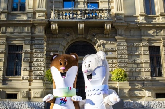 Tina & Milo sind die Maskottchen der Olympischen Spiele 2026 (Foto: LPA/Fabio Brucculeri).