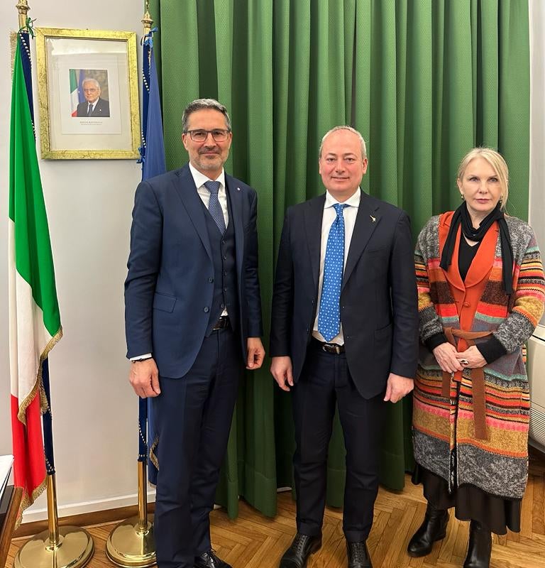 Da sinistra il presidente della Provincia autonoma di Bolzano, Arno Kompatscher, il sottosegretario alla Giustizia, senatore Andrea Ostellari, e la senatrice Julia Unterberger. (Foto: ASP)