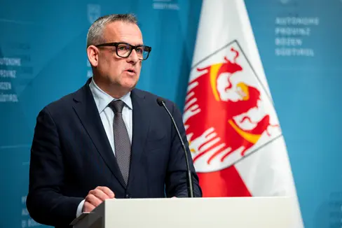 Landesrat Christian Bianchi hat heute (3. Dezember 2024) in der Landesregierung grünes Licht für den Kauf eines weiteren Immobilienpakets im Bereich Siegesplatz, Freiheits- und Horazstraße erhalten. (Foto: LPA/Fabio Brucculeri)