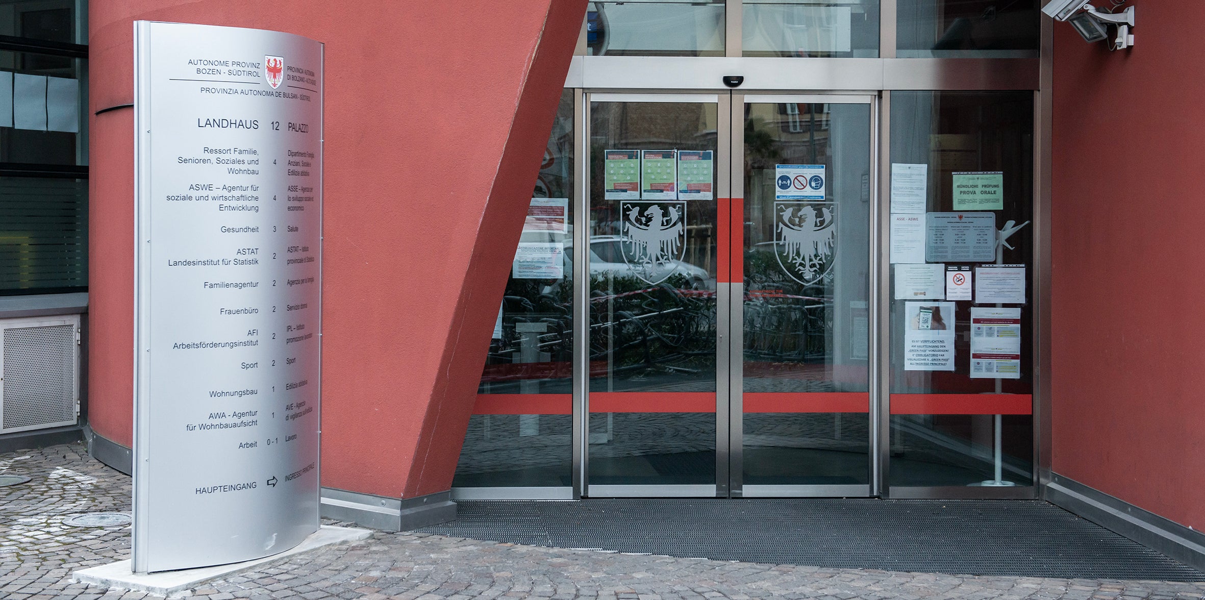 Gli uffici dell'Amministrazione provinciale rimarranno chiusi nei pomeriggi di giovedì e martedì grasso. I servizi di emergenza saranno garantiti. (Foto: USP)