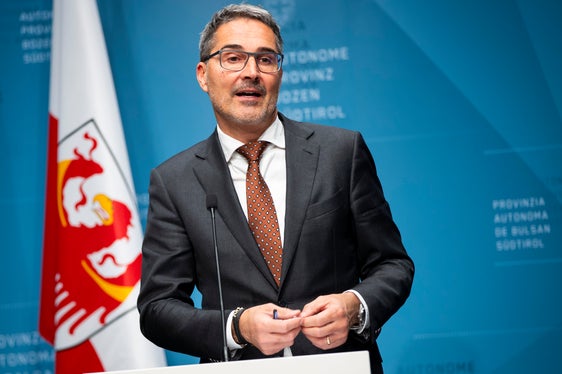 Le organizzazioni ombrello possono contare sul sostegno della Provincia per iniziative di promozione del volontariato. Con l'approvazione dei nuovi criteri viene agevolato l'accesso ai finanziamenti, ha sottolineato il presidente della Giunta altoatesina Arno Kompatscher. (Foto: ASP/Fabio Brucculeri)