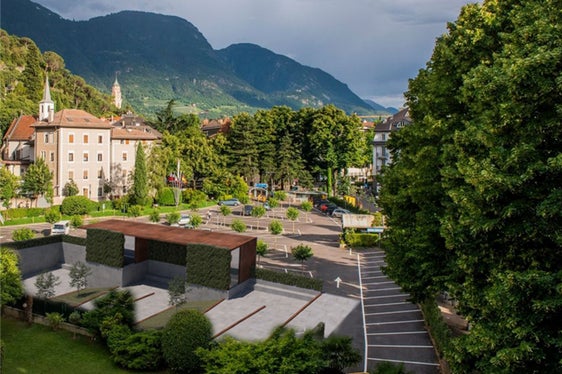 Presso il parcheggio Karl Wolf sorgerà la stazione a valle della funicolare (Rendering: Dipartimento Mobilità)