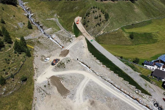 Schutzbauten gegen Naturgefahren sind ein wichtiger Bestandteil des integralen Risikomanagements: Im Bild die vom Landesamt für Wildbach- und Lawinenverbauung West im Weiler Kappl in Langtaufers errichteten. (Foto: LPA/Landesamt für Wildbach- und Lawinenverbauung West)