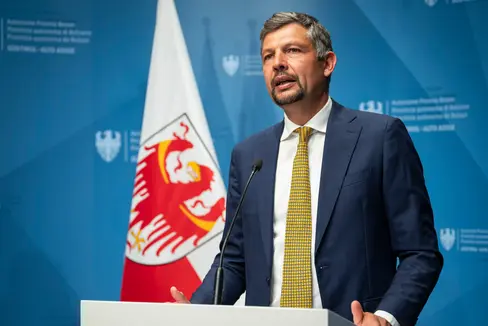 „Mit den Arbeiten im Pustertal und den Modernisierungen auf weiteren Bahnlinien schaffen wir moderne Standards für die Zukunft“, betonte Landesrat Daniel Alfreider. (Foto: LPA/Fabio Brucculeri)