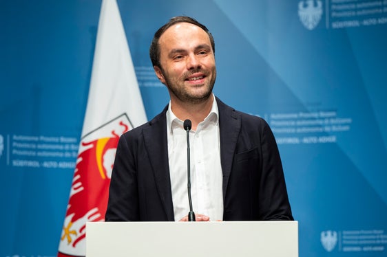 Südtirol braucht Initiativen wie den Jugendhaushalt zur Stärkung des Demokratiebewusstseins, davon ist Landesrat Philipp Achammer überzeugt. (Foto: LPA/Fabio Brucculeri)