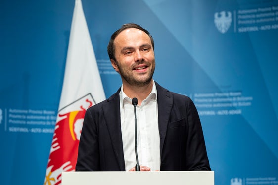 Südtirol braucht Initiativen wie den Jugendhaushalt zur Stärkung des Demokratiebewusstseins, davon ist Landesrat Philipp Achammer überzeugt. (Foto: LPA/Fabio Brucculeri)