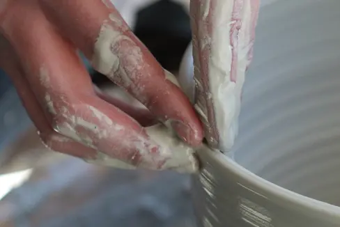 Quasi 200 artisti di varie discipline rientrano nel nuovo registro provinciale degli artisti, istituito con decreto del direttore del dipartimento Volker Klotz. (Foto: Unsplash)