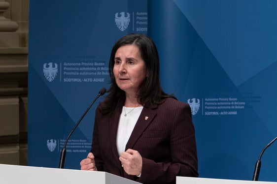 I Comuni sono al fianco delle famiglie, ha sottolineato Cristina Pallanch, sindaca di Castelrotto e vicepresidente del Consorzio dei Comuni. (Foto: USP/Hannes Wisthaler)