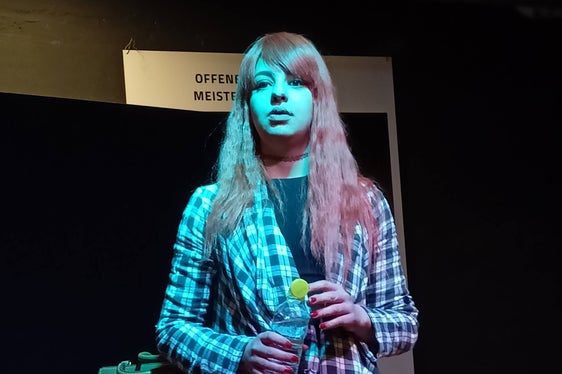 Auch Theater war angesagt: im Bild der Theatermonolog #loverboy (Foto: LPA/Jugendzentrum Jux Lana)