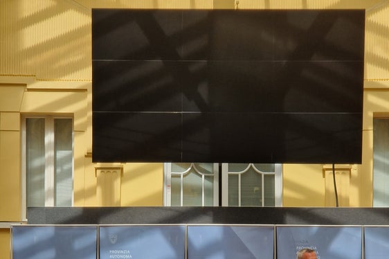 Il Comitato Tecnico Provinciale offre alle pubbliche amministrazioni, ma anche ai costruttori privati, parere tecnico-amministrativo ed economico sui progetti preliminari presentati nel settore dei lavori pubblici. Nella foto da sinistra a destra: Andrea Sega, direttore d'Ufficio, Daniel Bedin, direttore di Dipartimento, il presidente Arno Kompatscher e l'assessore Christian Bianchi (Foto: ASP/Gianluca Crocco)