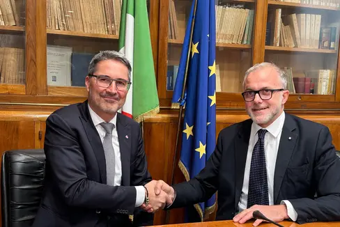 Da sinistra il presidente della Provincia autonoma di Bolzano, Arno Kompatscher, e il direttore dell'Agenzia delle entrate, Ernesto Maria Ruffini (Foto: ASP)