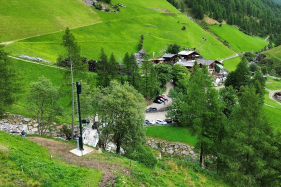 La Radiotelevisione Azienda Speciale dell’Alto Adige (RAS) ha costruito un impianto con il sistema di telefonia mobile DAS in Val di Fosse, garantendo così una copertura continua su un tratto di 17 chilometri finora non servito. (Foto: RAS)