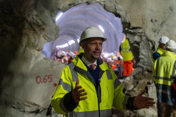 Die Nordwestumfahrung von Meran wird mehr Lebensqualität, weniger Staus und bessere Verbindungen bringen, sagte Mobilitäts- und Infrastrukturenlandesrat Daniel Alfreider auf der Baustelle. (Foto: LPA/ Daniel von Johnston)