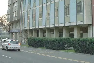 Die Landesregierung hat das geänderte Raumprogramm für die Sanierung des Gebäudes der ehemaligen Staatstelefone in Bozen genehmigt. (Foto: LPA)