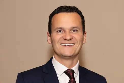 Incö, ai 17 de dezëmber, é André Comploi da Al Plan de Mareo gnü nominé Diretur dl Departimënt Scora y Cultura ladina. (Foto: Vito Lorusso)