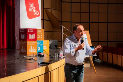 Riduzione del precariato e stabilizzazione del corpo docenti. Due ambiti sui quali l'assessore Giuliano Vettorato ha voluto porre l'accento durante l’odierna conferenza stampa di fine mandato, presentando i progetti realizzati nel corso dei cinque anni alla guida della scuola in lingua italiana dell’Alto Adige. (Foto: ASP/Manuela Tessaro)