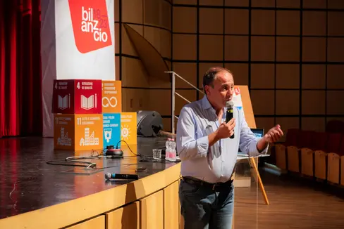 Riduzione del precariato e stabilizzazione del corpo docenti. Due ambiti sui quali l'assessore Giuliano Vettorato ha voluto porre l'accento durante l’odierna conferenza stampa di fine mandato, presentando i progetti realizzati nel corso dei cinque anni alla guida della scuola in lingua italiana dell’Alto Adige. (Foto: ASP/Manuela Tessaro)