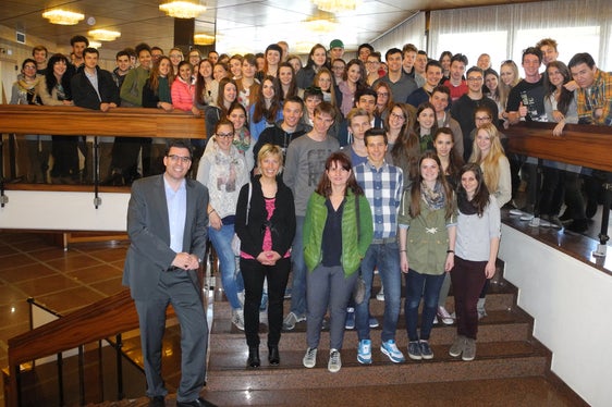 I partecipanti al Festival della gioventù dell'Euregio che si è svolto a Brunico (Foto: Euregio)