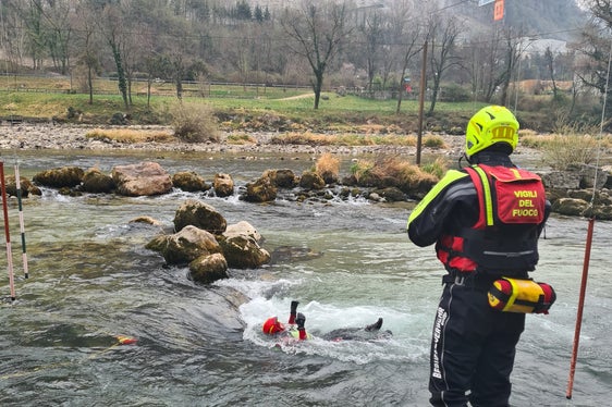 Auch die Wasserrettung war Teil der Ausbildung zum Berufsfeuerwehrmann (Foto: Berufsfeuerwehr Bozen)