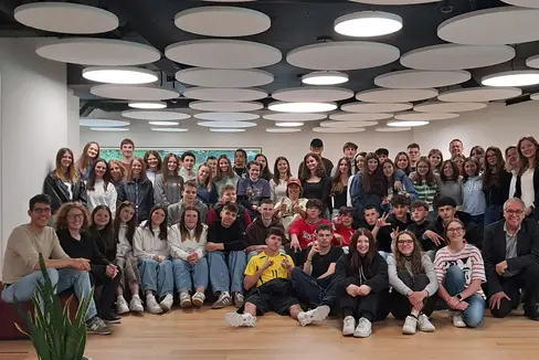 Studenti e studentesse degli Istituti d’istruzione secondaria di secondo grado delle località ladine e della Scuola cantonale grigiona. (foto: USP)