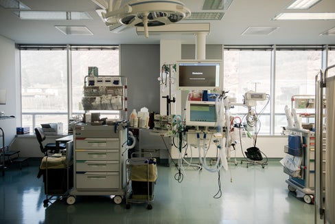 La Giunta provinciale ha approvato i programmi per l’acquisto di apparecchiature elettromedicali fino al 2028. Le varie apparecchiature, di piccole e grandi dimensioni, sono destinate sia agli ospedali che ai servizi di prossimità, al fine di garantire ai pazienti un’assistenza adeguata. Per il 2026 sono previsti investimenti pari a sei milioni di euro in apparecchiature elettromedicali di grandi e piccole dimensioni. (Foto: USP/Claudia Corrent)