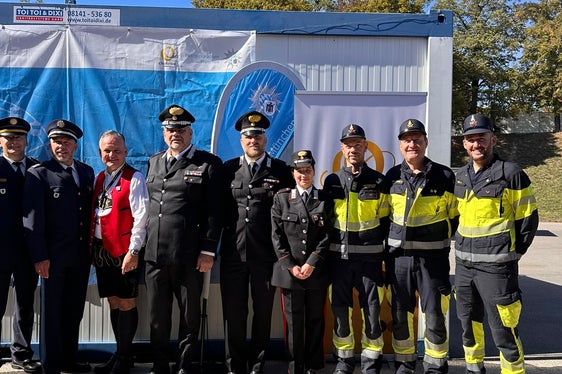 Synergien auf dem Münchner Oktoberfest: Bozner Berufsfeuerwehrmänner sind wieder wie seit zehn Jahren an zwei Wochenenden im Einsatz. (Foto: LPA/Berufsfeuerwehr Bozen)