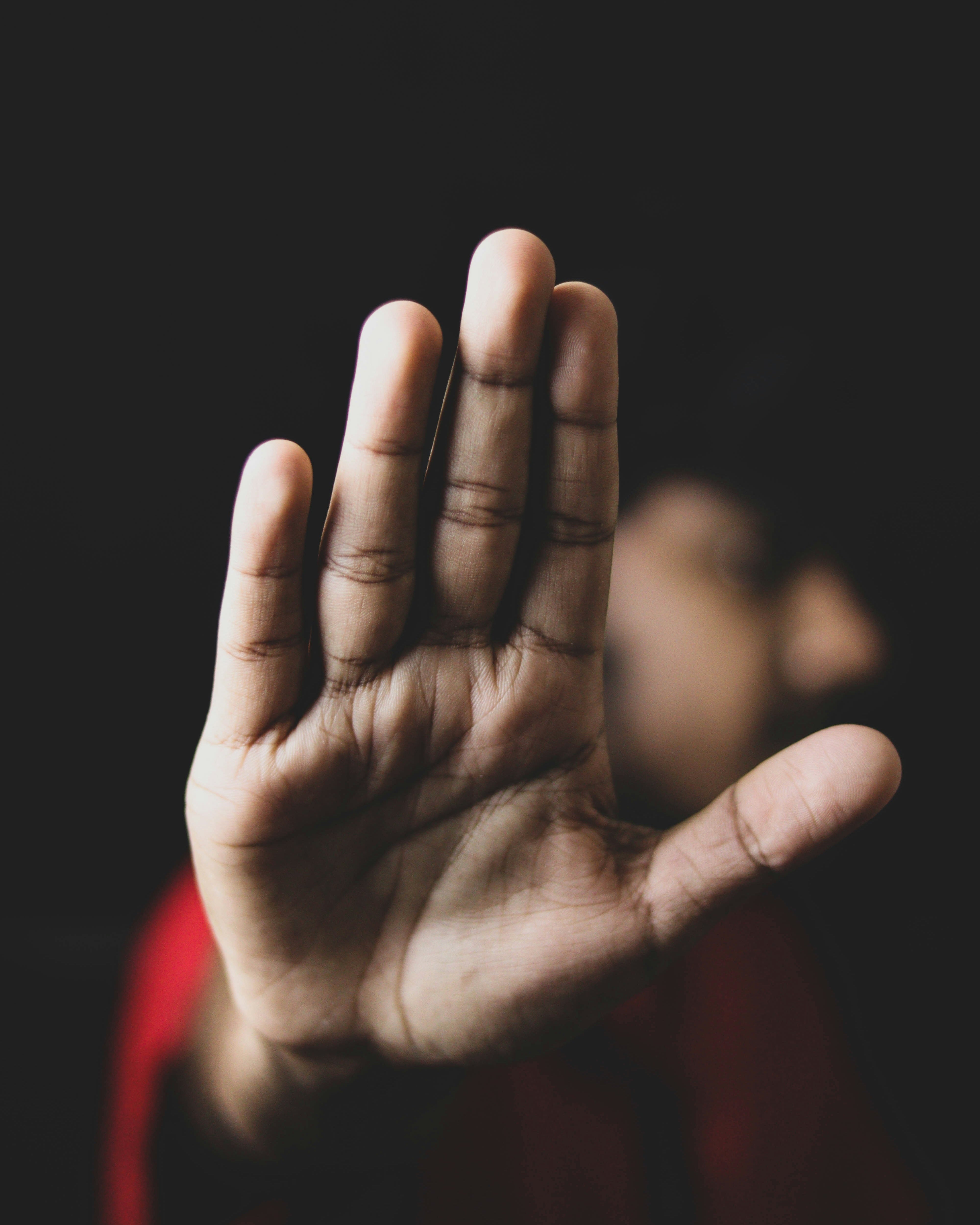 La Provincia intensifica gli sforzi per combattere la tratta e lo sfruttamento di esseri umani con la firma del protocollo del Progetto Alba (Foto: Unsplash - la foto è utilizzabile solo per la pubblicazione del presente comunicato)