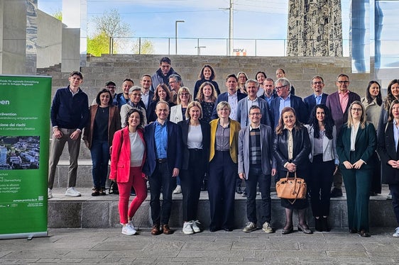 Foto di gruppo del comitato di sorveglianza FESR e del personale della Ripartizione Europa al NOI Techpark. (Foto: USP/Ripartizione Europa)