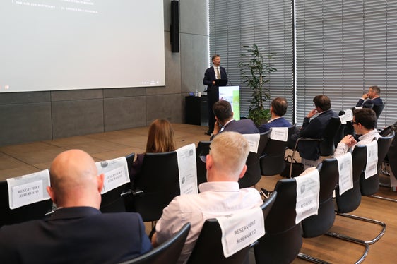 Nachhaltige Erreichbarkeit Südtirols verbessern: Austausch mit den Vertretern der Staatsbahnen und den privaten Bahnanbietern und LR Alfreider. (Foto: LPA/ Andreas Verdorfer)
