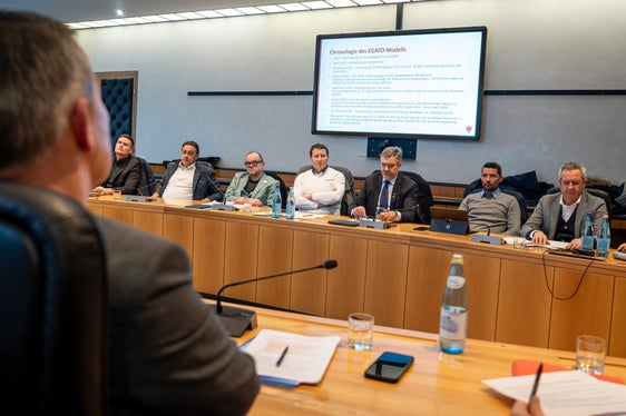 „Ziel des Prozesses ist es, eine Organisationsstruktur zu definieren, die langfristig tragfähig ist und den Abfallwirtschaftsdienst in Südtirol rechtssicher, effizient und bürgernah gewährleistet“, erklärt Umweltlandesrat Peter Brunner. (Foto: LPA/Fabio Brucculeri)