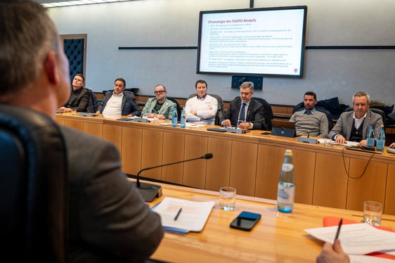 „Ziel des Prozesses ist es, eine Organisationsstruktur zu definieren, die langfristig tragfähig ist und den Abfallwirtschaftsdienst in Südtirol rechtssicher, effizient und bürgernah gewährleistet“, erklärt Umweltlandesrat Peter Brunner. (Foto: LPA/Fabio Brucculeri)