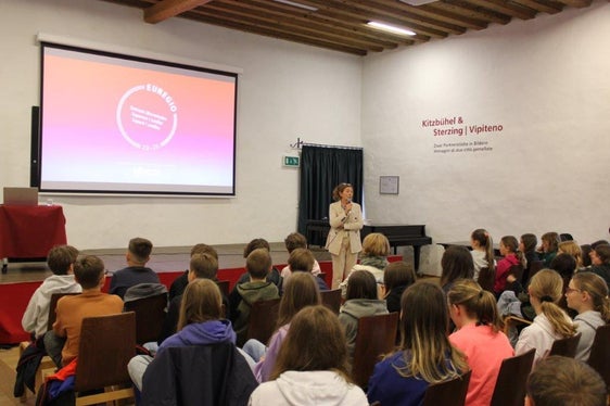 Il saluto della vicepreside Ingrid Pichler (Foto: Karl-Heinz Sparber)