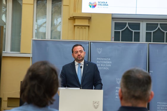 L'assessore all'Istruzione italiana Marco Galateo ha espresso grande soddisfazione per i risultati dell'anno scolastico appena concluso (Foto: ASP/Greta Stuefer)
