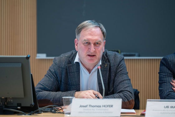 Il direttore della Ripartizione Informatica Josef T. Hofer (Foto: USP/Greta Stuefer)