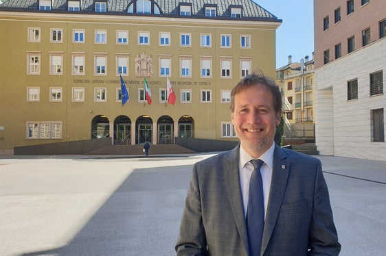 Assessore Massimo Bessone: Il progetto di sopraelevazione sostenibile del Palazzo del Consiglio provinciale mira a migliorare le condizioni di lavoro dei dipendenti e servirà a diminuire le spese per uffici consiliari, ora in affitto”. (Foto: ASP/Anna Pitarelli)