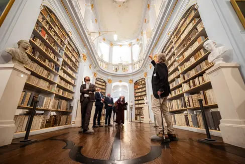 Istruzione, scienza e cultura al centro della visita: la delegazione altoatesina ha visitato la Biblioteca Duchessa Anna Amalia di Weimar. (Foto: USP/Thomas Müller)