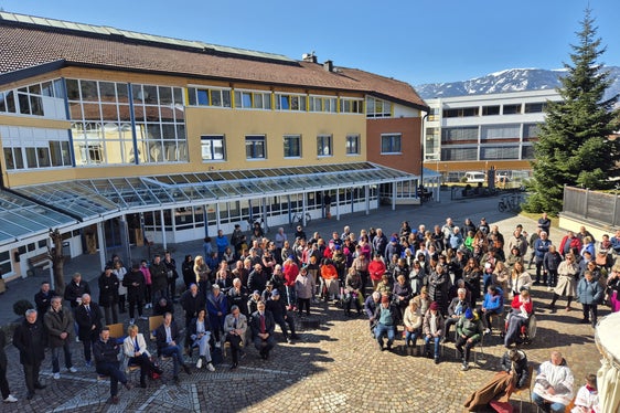 Mit einer Feier im Zeichen der Wertschätzung und des sozialen Austauschs wurde am 20. März der umgebaute und erweiterte Werkstatt-Trakt im Sozialzentrum Trayah in Bruneck eröffnet. (Foto: LPA/Gianluca Crocco)