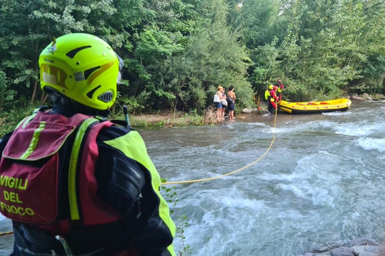 La Protezione civile invita la popolazione a fare attenzione ai pericoli legati ai corsi d’acqua ed a comportarsi in modo responsabile (Foto: ASP/Corpo permanente dei Vigili del Fuoco)