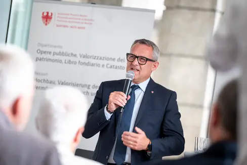 Landesrat Christian Bianchi hat am 15. Juni eine erste Bilanz nach zweieinhalb Jahren als Landesrat für öffentliche Arbeiten, Valorisierung des Vermögens, Grundbuch und Kataster gezogen. (Foto: LPA/Fabio Brucculeri)