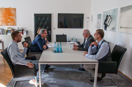 All'incontro hanno preso parte anche Günther Rautz, direttore dell'Istituto sui diritti delle minoranze di Eurac Research, e Marc Röggla, direttore del Center for Autonomy Experience di Eurac Research. (Foto: ASP/Greta Stuefer)