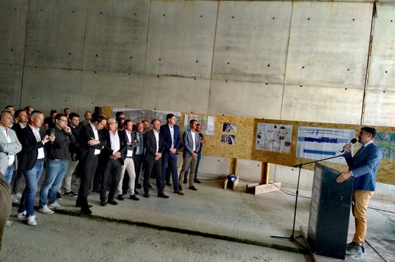 Die Umfahrung Vahrn soll mehr Lebensqualität für das Dorf und die Umgebung bringen, betonte Mobilitätslandesrat Alfreider beim Tunneldurchstich. (Foto: LPA/Angelika Schrott)