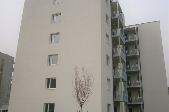 La palazzina che si trova al civico 122/g di via Resia è un edificio di 6 piano, più un piano interrato e 20 box auto. È stata consegnata ieri al 4. reparto infrastrutture dall'assessore all'edilizia pubblica e patrimonio Massimo Bessone. (Foto: ASP/Igor Cocca)