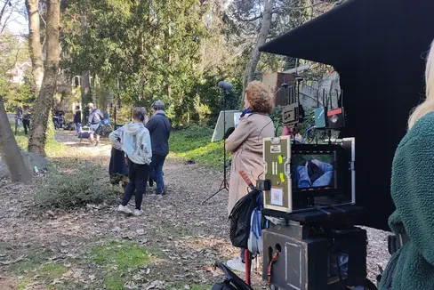 Beim Drehen das Klima schonen: Das Ökoinstitut fungiert als unabhängige Zertifizierungsstelle von grünen Filmproduktionen, die Vereinbarung mit der Landesagentur für Umwelt und Klimaschutz wurde bis 2027 verlängert. (Foto: Ökoinstitut Südtirol)