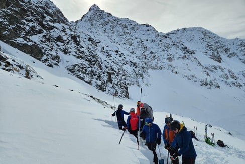 Lawinenkommissionskurs des Südtiroler Amtes für Meteorologie und Lawinenwarnung in Sulden: Ausbildung ist ein wesentlicher Bestandteil für die Lawinenwarnung in allen Euregio-Ländern. (Foto: LPA/Amt für Meteorologie und Lawinenwarnung)