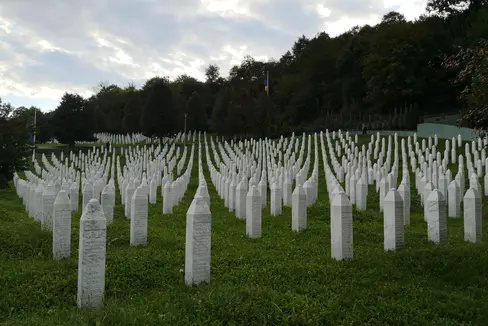 Die Gedenkstätte von Srebrenica (Foto: LPA/Gianluca Battistel)